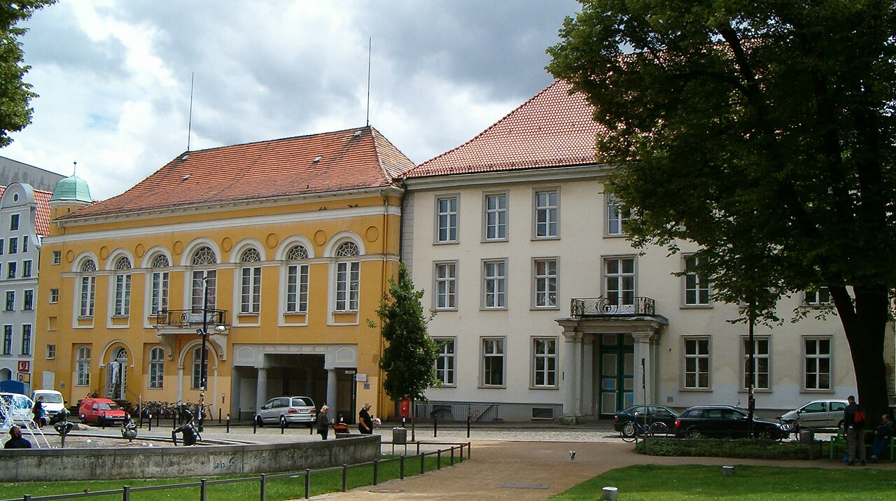 Palais und Barocksaal
